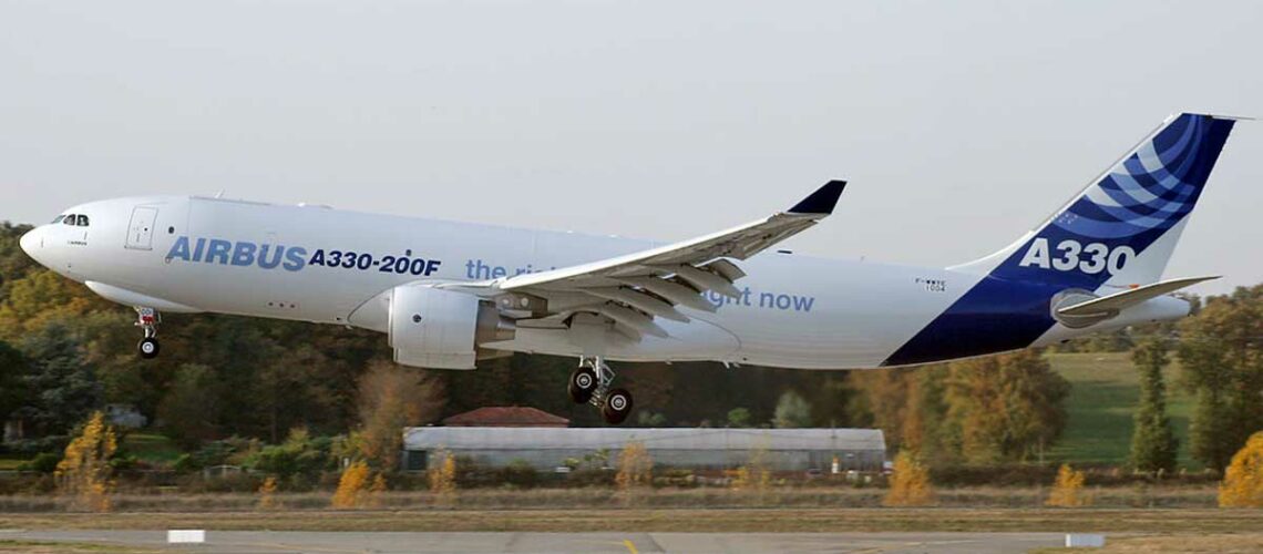Se busca EASA B1/B2 con al menos 3 curso tipo Airbus A320/ A330/A350 Boeing 737NG/MAX/ B777/B787